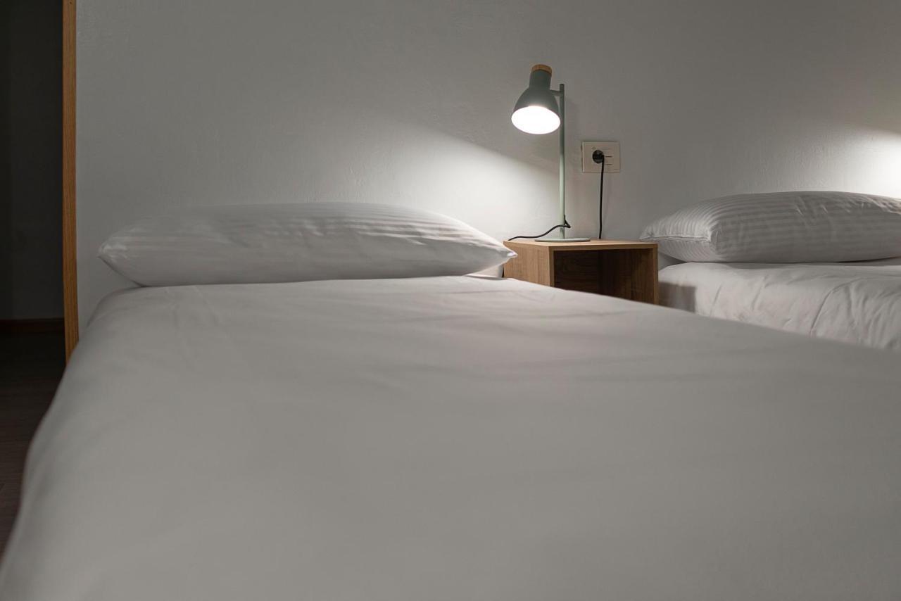 Hostal Santa Cruz ซานติอาโก เด กอมโปสเตลา ภายนอก รูปภาพ