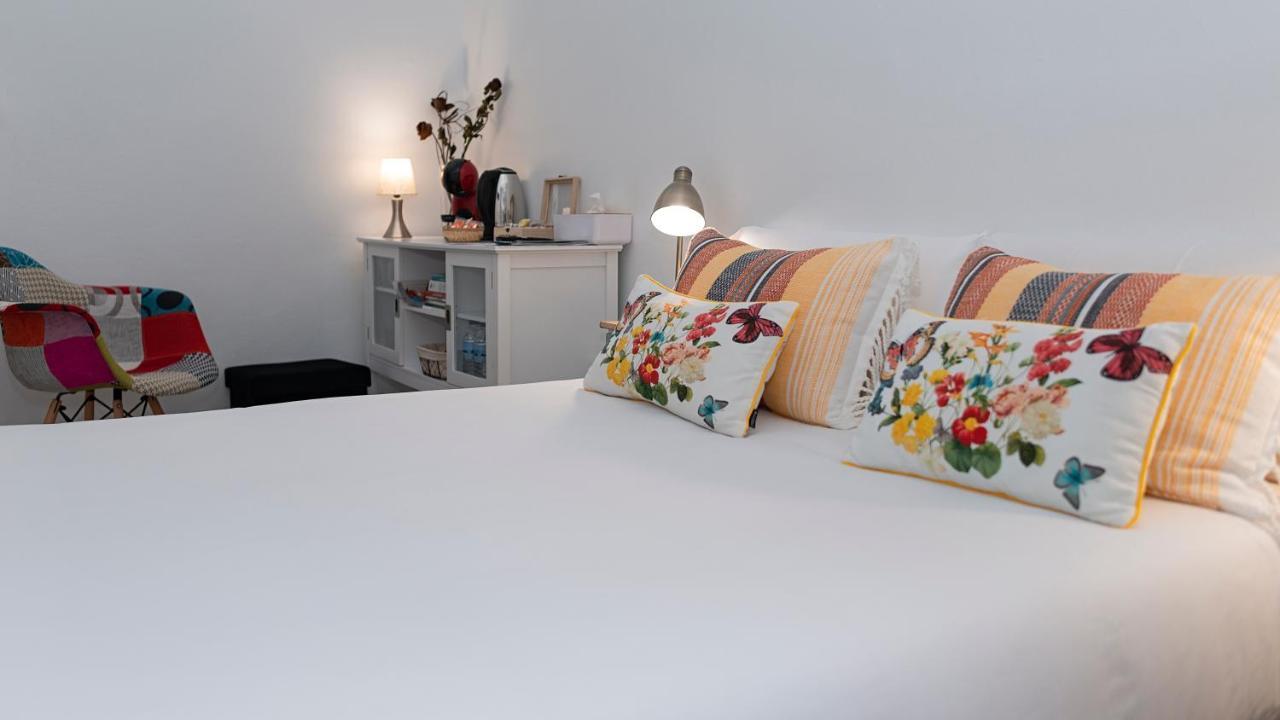 Hostal Santa Cruz ซานติอาโก เด กอมโปสเตลา ภายนอก รูปภาพ