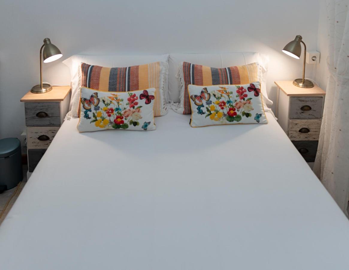 Hostal Santa Cruz ซานติอาโก เด กอมโปสเตลา ภายนอก รูปภาพ