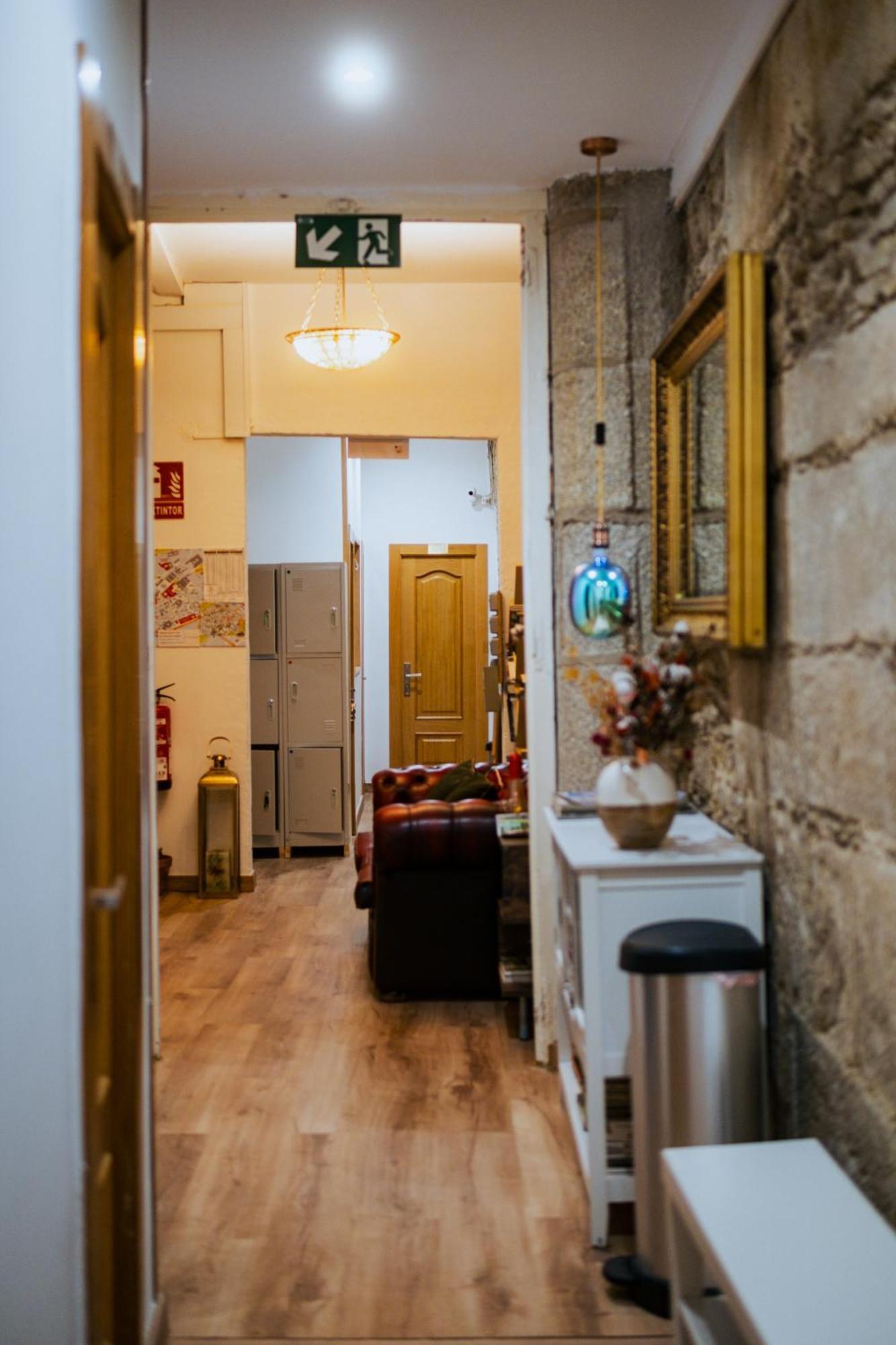 Hostal Santa Cruz ซานติอาโก เด กอมโปสเตลา ภายนอก รูปภาพ