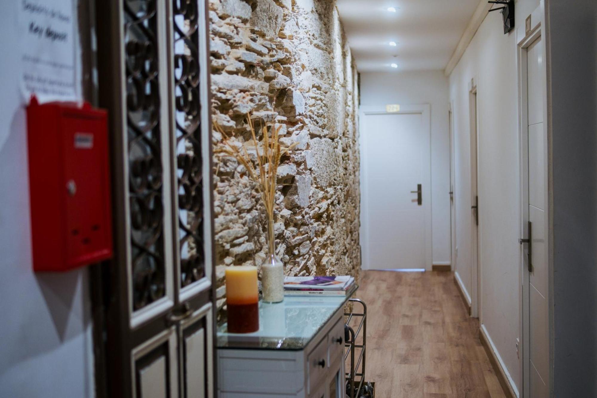 Hostal Santa Cruz ซานติอาโก เด กอมโปสเตลา ภายนอก รูปภาพ